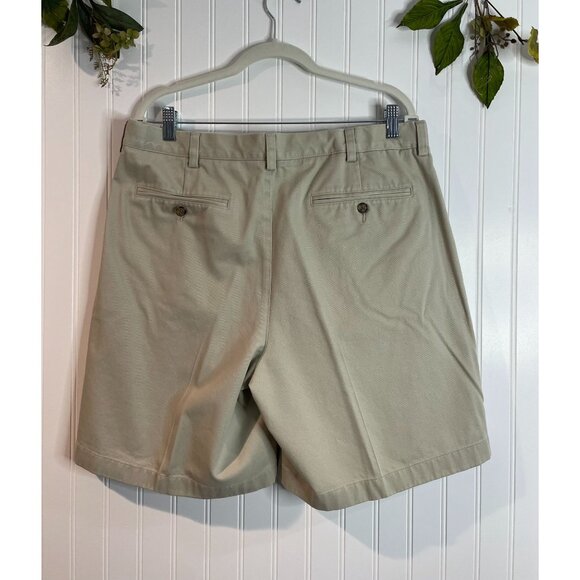 LL Bean Shorts Mens 37 Beige Chino Comfort Waist Pleated Front Zip Fly Outdoor - Picture 2 of 12